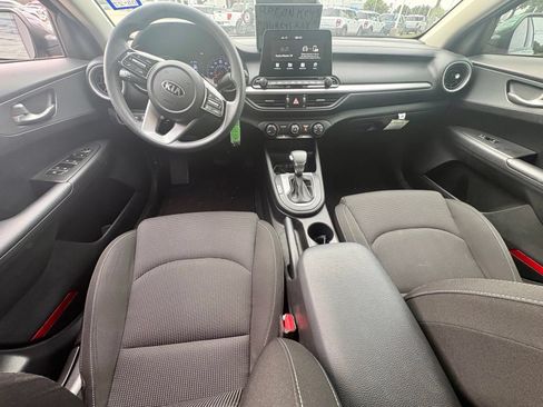 Used 2021 Kia Forte LXS FWD image 9