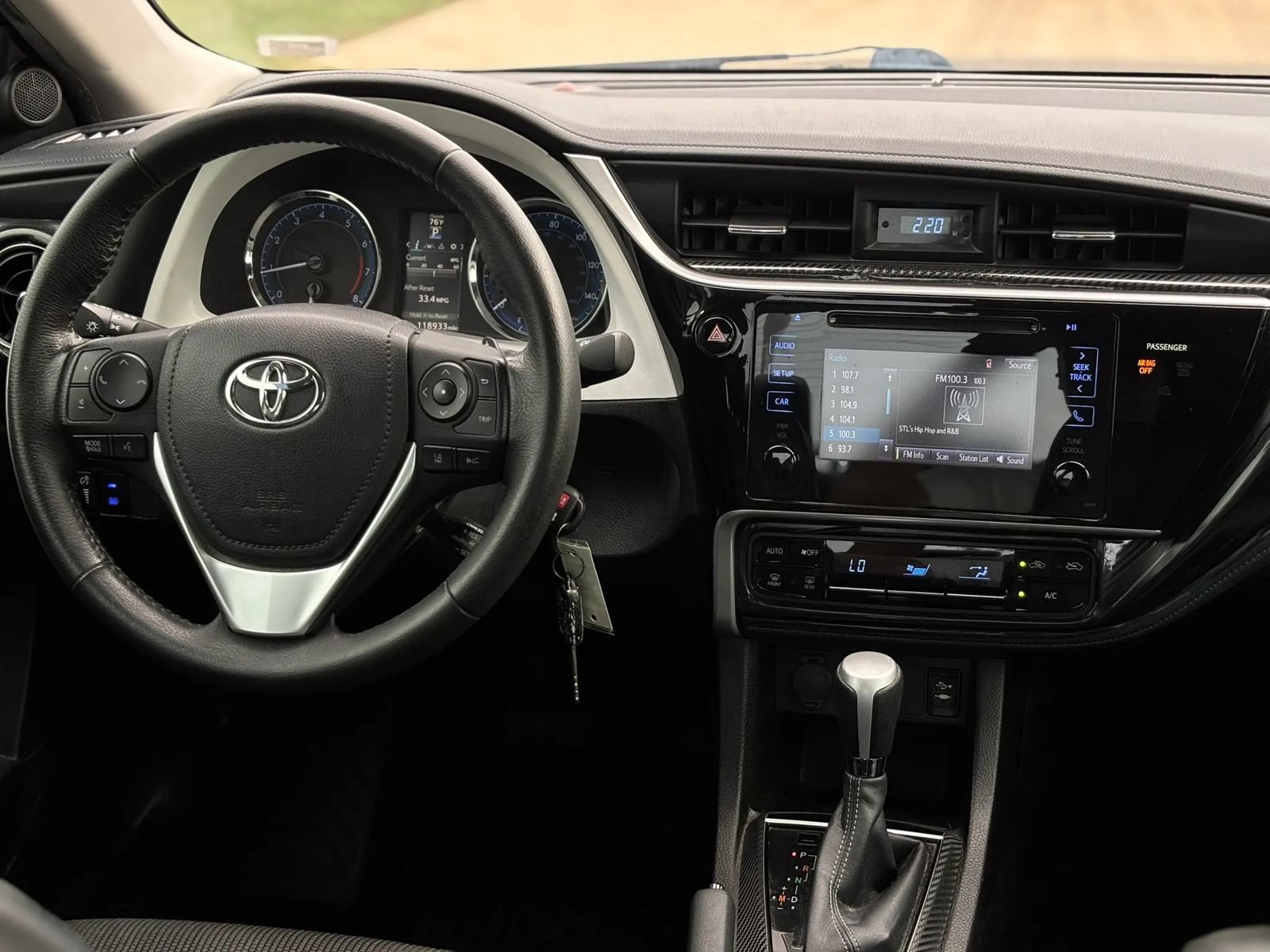Used 2017 Toyota Corolla SE w/ Carpet Mat Package (TMS) FWD image 21