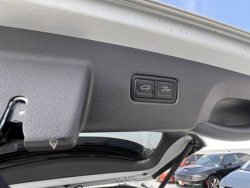 Certified 2026 Kia Carnival SX w/ SX Dark Edition Package image 23