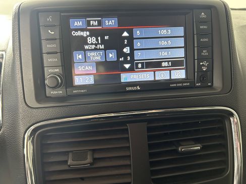 Used 2017 Dodge Grand Caravan SE w/ Power Window Group image 16