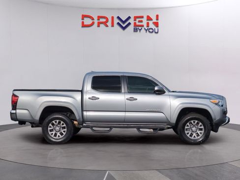 Used 2019 Toyota Tacoma SR5 image 7