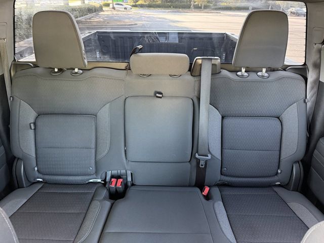 Used 2023 Chevrolet Silverado 1500 LT AWD/4WD image 30
