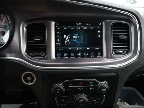 Used 2017 Dodge Charger SXT w/ AWD Plus Group image 19