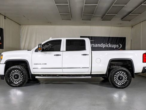 Used 2015 GMC Sierra 3500 Denali w/ Duramax Plus Package image 11