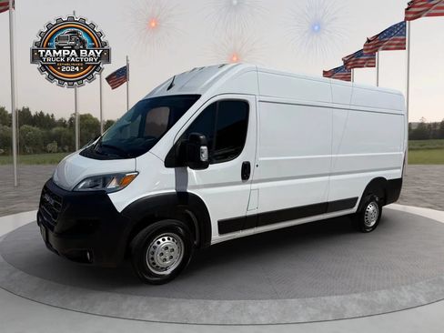 Used 2025 RAM ProMaster 2500 w/ Convenience Group FWD image 3