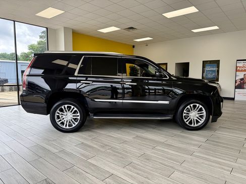 Used 2018 Cadillac Escalade 2WD image 5