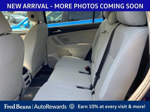 Used 2023 Volkswagen Tiguan SE w/ Panoramic Sunroof Package AWD/4WD image 11