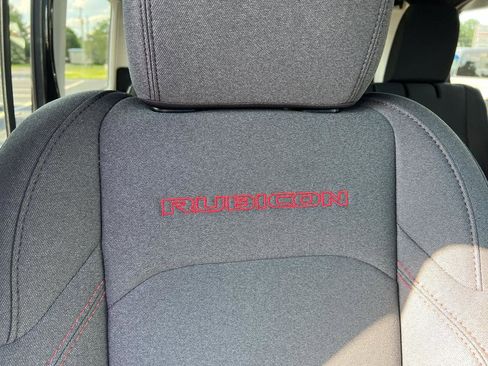 New 2024 Jeep Wrangler Unlimited Rubicon w/ Technology Group image 25