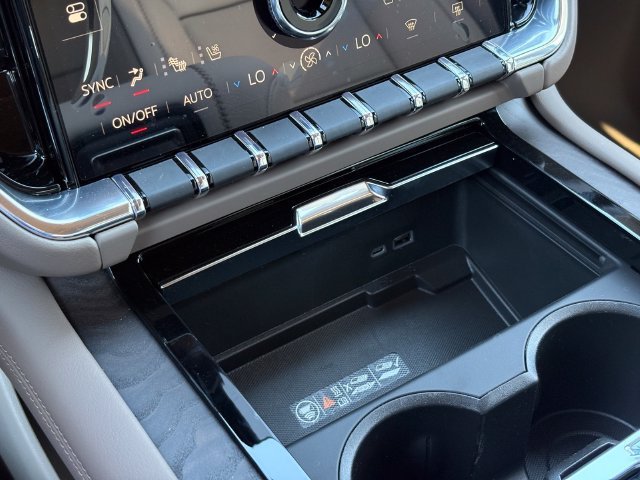 New 2026 GMC Yukon Denali w/ Denali Reserve Package RWD image 32