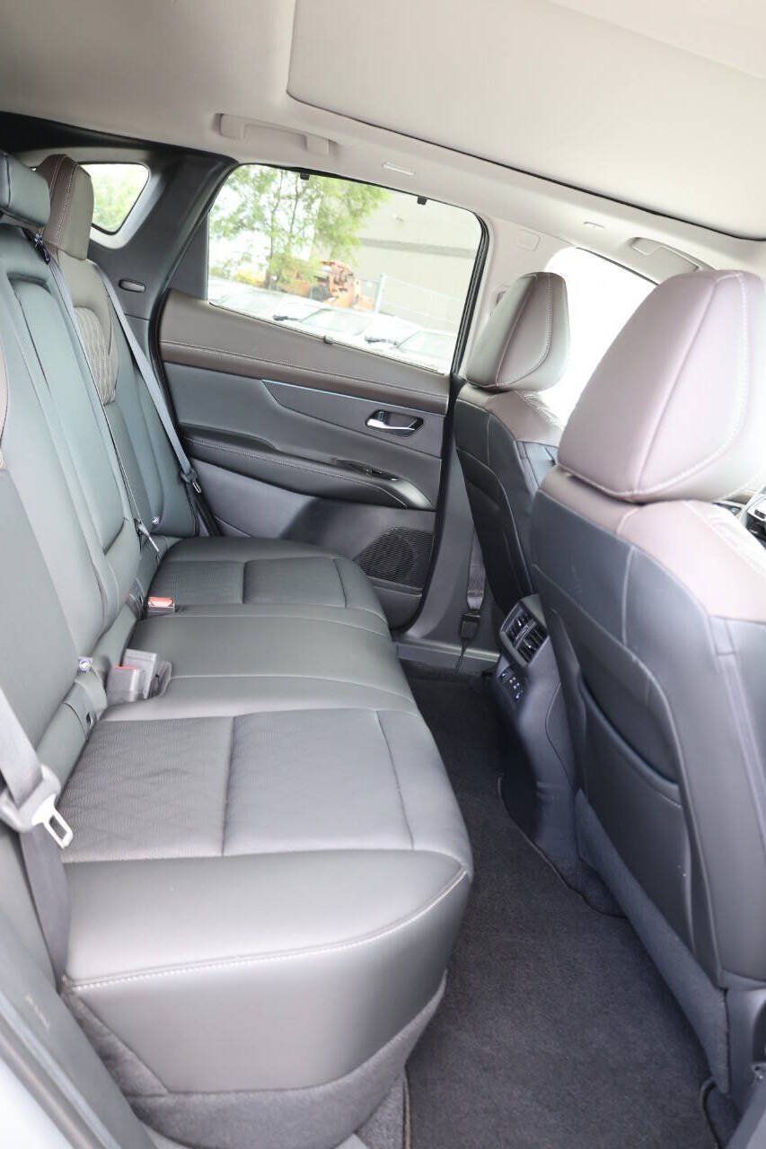 Used 2025 Nissan Murano Platinum w/ Cargo Package AWD/4WD image 16