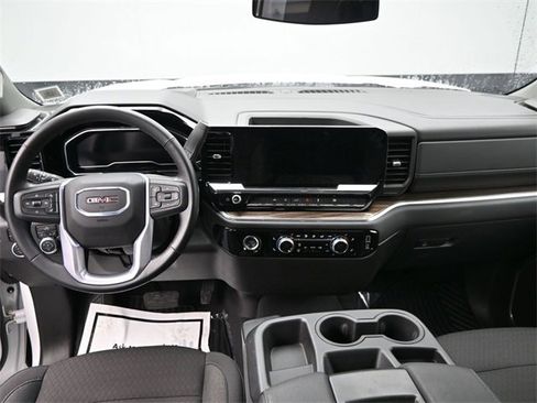 Used 2024 GMC Sierra 1500 Elevation image 8