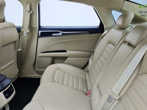 Used 2013 Ford Fusion SE FWD image 29