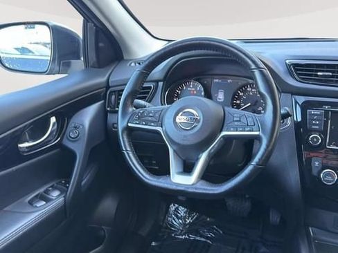 Used 2022 Nissan Rogue Sport SV AWD/4WD image 11