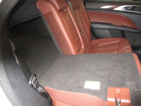 Used 2017 Lincoln MKZ Reserve w/ Climate Package image 10