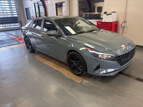 Used 2023 Hyundai Elantra SEL FWD image 1