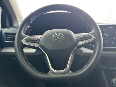 Used 2022 Volkswagen Taos SE image 14