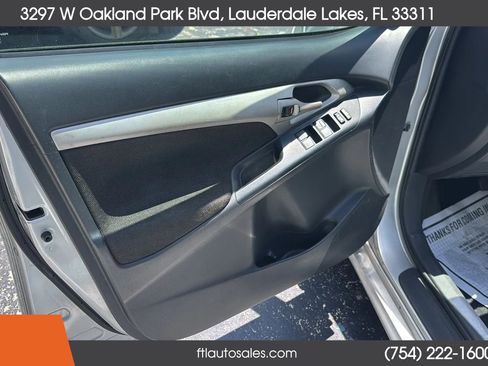 Used 2013 Toyota Matrix L w/ L Sport Pkg FWD image 19
