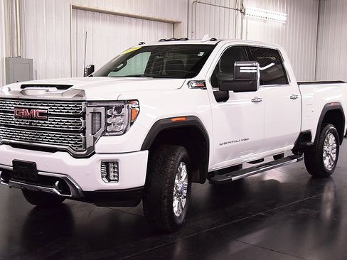 Used 2023 GMC Sierra 2500 Denali image 3