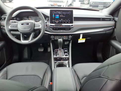 New 2026 Jeep Compass Trailhawk w/ Trailer Tow Group AWD/4WD image 9