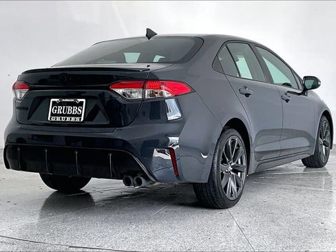 Used 2024 Toyota Corolla SE FWD image 2