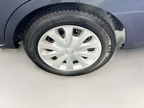 Used 2017 Nissan Versa SV image 11