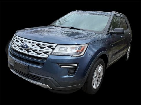 Used 2019 Ford Explorer XLT AWD/4WD image 2