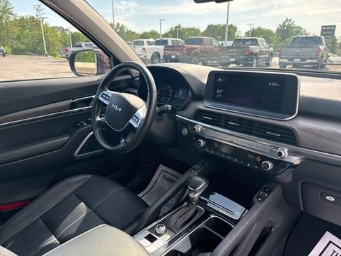 Used 2022 Kia Telluride EX w/ EX Premium Package AWD/4WD image 9