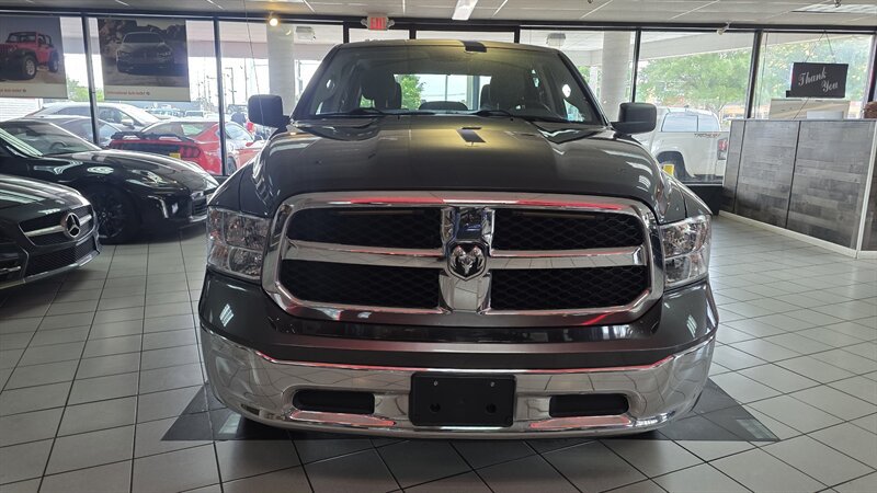 Used 2017 RAM 1500 Classic SLT AWD/4WD image 3