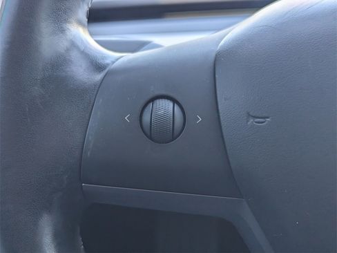 Used 2018 Tesla Model 3 Mid Range image 18