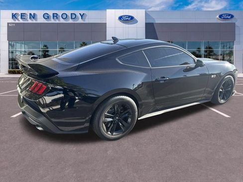 Used 2025 Ford Mustang GT RWD image 3