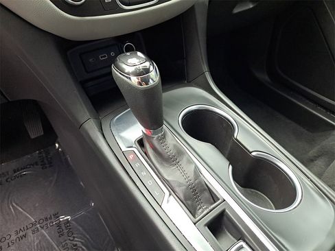 Used 2021 Chevrolet Equinox LS image 20