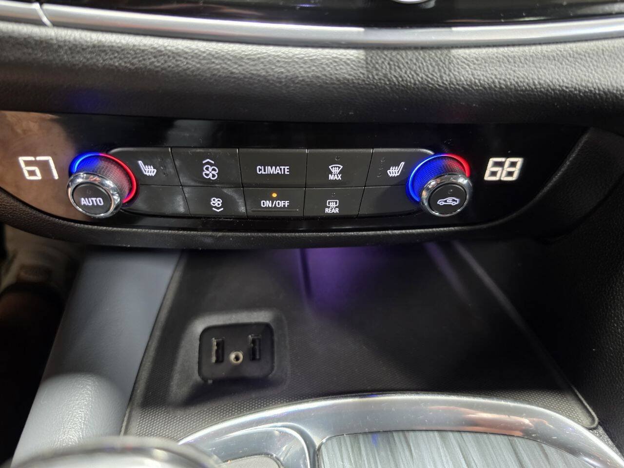 Used 2018 Buick Enclave Essence AWD/4WD image 43