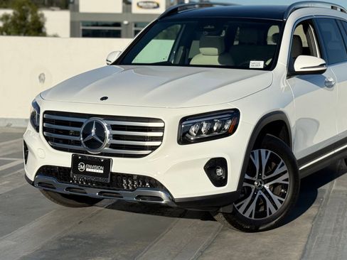 New 2026 Mercedes-Benz GLB 250 image 3
