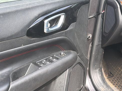 Used 2022 Jeep Compass Trailhawk AWD/4WD image 15
