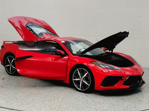 Used 2022 Chevrolet Corvette Stingray Premium Cpe w/ Z51 Performance Package image 9