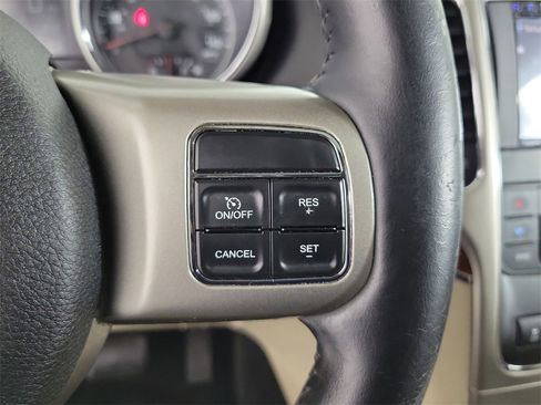 Used 2013 Jeep Grand Cherokee Limited w/ Luxury Group II image 22