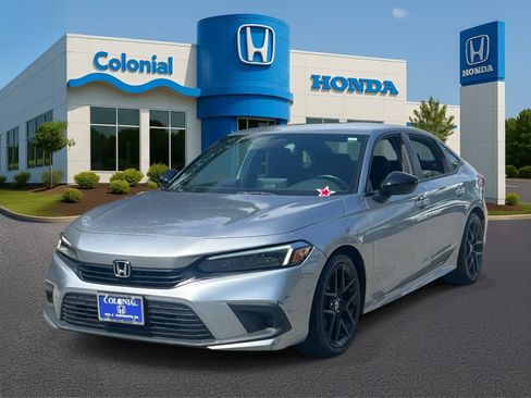 Used 2023 Honda Civic Sport image 2