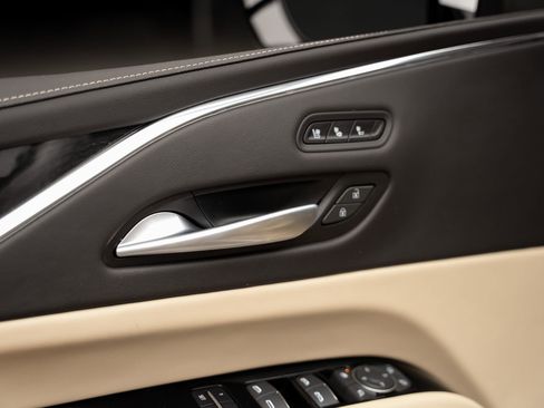 Used 2024 Cadillac Escalade Premium Luxury image 54