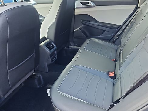 New 2026 Volkswagen Taos SE AWD/4WD image 18