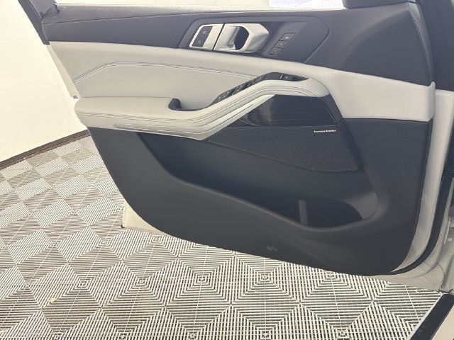 Used 2023 BMW X5 sDrive40i RWD image 12