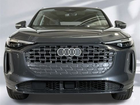 Used 2025 Audi Q5 Premium Plus w/ Premium Plus image 26