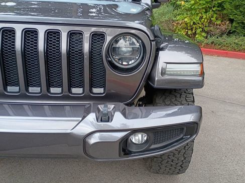 Used 2021 Jeep Wrangler Unlimited Sahara AWD/4WD image 11