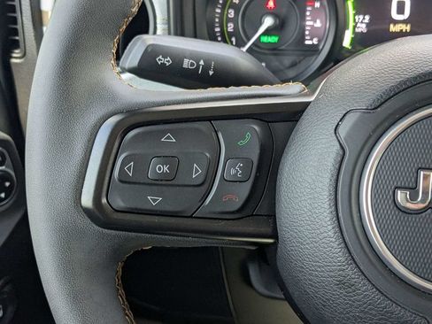 Used 2024 Jeep Wrangler Unlimited AWD/4WD image 21