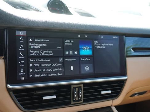 Used 2020 Porsche Cayenne AWD/4WD image 24