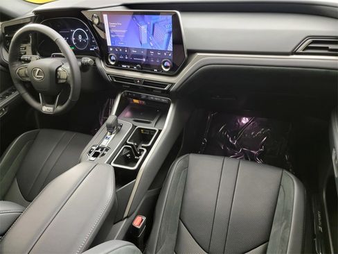 Used 2026 Lexus TX 500h AWD image 40