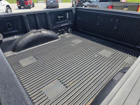 Used 2017 Ford F150 XLT w/ Equipment Group 302A Luxury AWD/4WD image 26