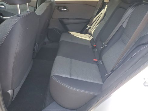 Used 2023 Nissan Rogue SV AWD/4WD image 21