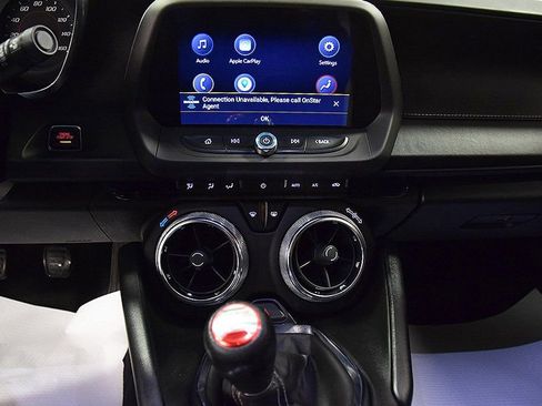 Used 2021 Chevrolet Camaro LT w/ Technology Package image 22