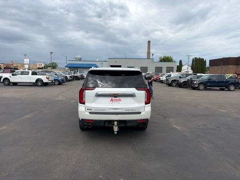 Used 2021 GMC Yukon XL Denali w/ Denali Premium Package AWD/4WD image 5