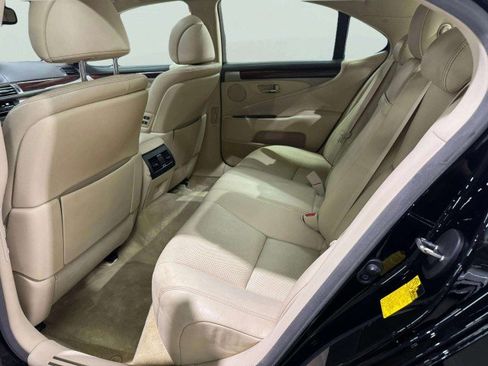 Used 2014 Lexus LS 460 image 33